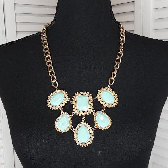 Fashion Minty Green and Gold Statement Necklace - Picture 1 of 6